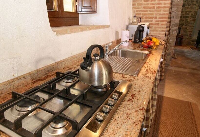 Luxury Cottage In Lisciano Niccone Umbria With Swimming Pool