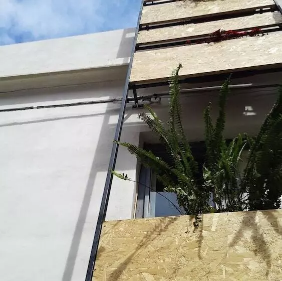 Aamiaismajoitus (B&B) Community Rooms & Wine