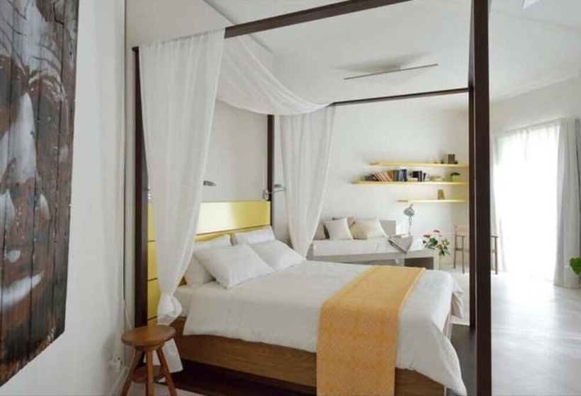 مبيت وإفطار Community Rooms & Wine