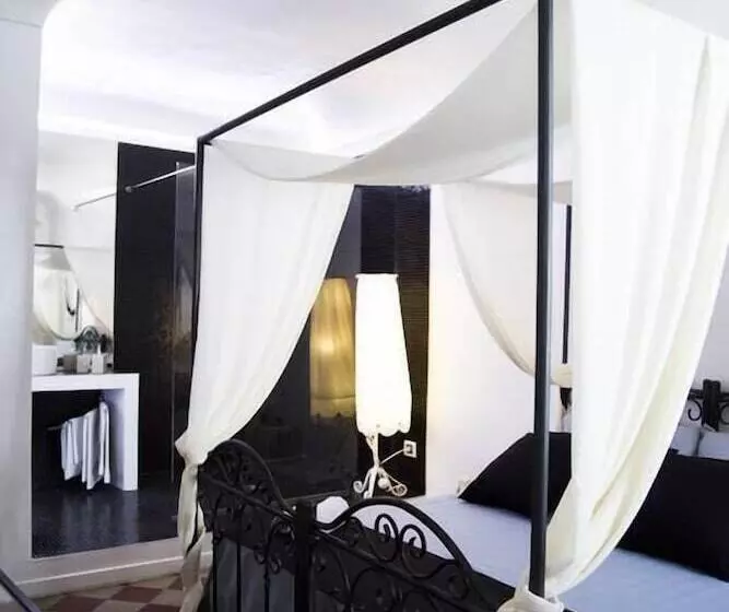 Aamiaismajoitus (B&B) Community Rooms & Wine