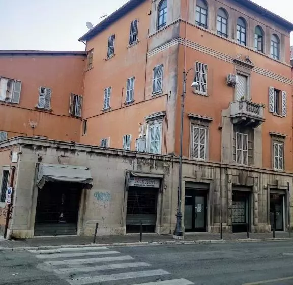 تختخواب و صبحانه Residence Tucci