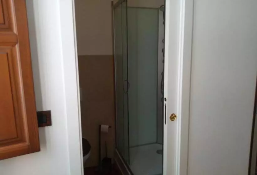 تختخواب و صبحانه Residence Tucci