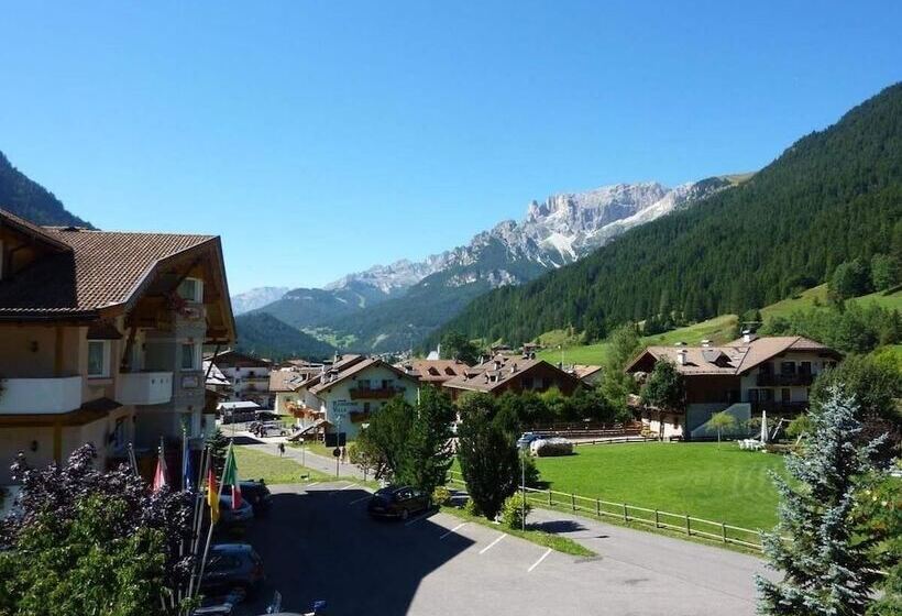 تختخواب و صبحانه Appartamenti Majon Sotroi