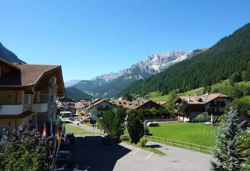 Aamiaismajoitus (B&B) Appartamenti Majon Sotroi