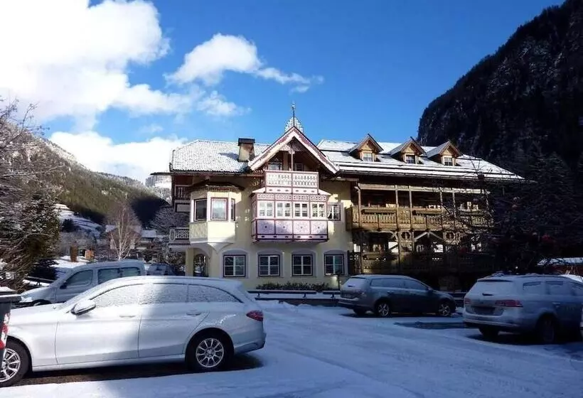 Aamiaismajoitus (B&B) Appartamenti Majon Sotroi