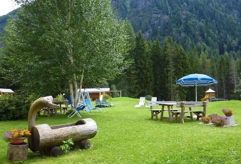 Aamiaismajoitus (B&B) Appartamenti Majon Sotroi