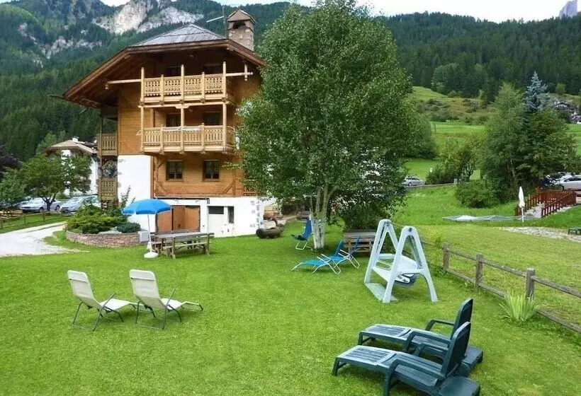 Aamiaismajoitus (B&B) Appartamenti Majon Sotroi