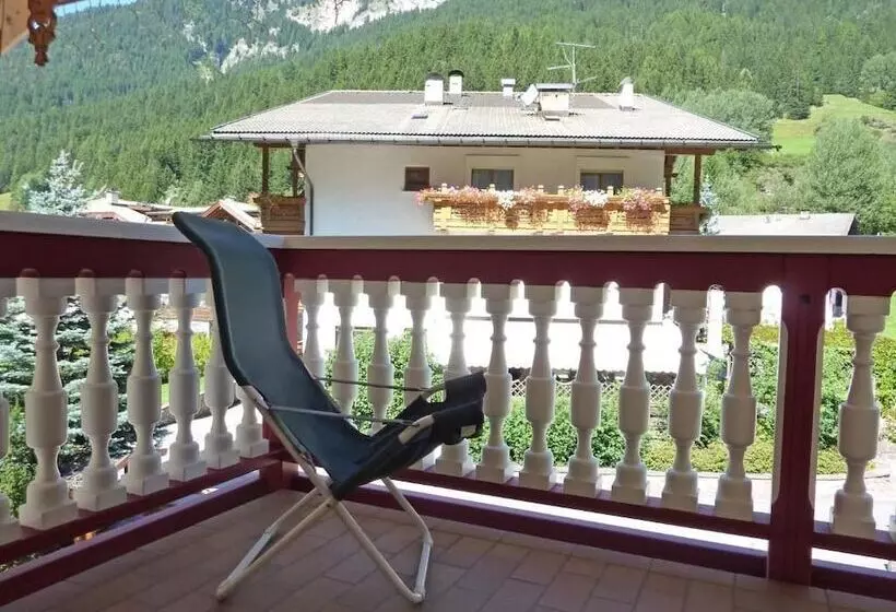 Aamiaismajoitus (B&B) Appartamenti Majon Sotroi