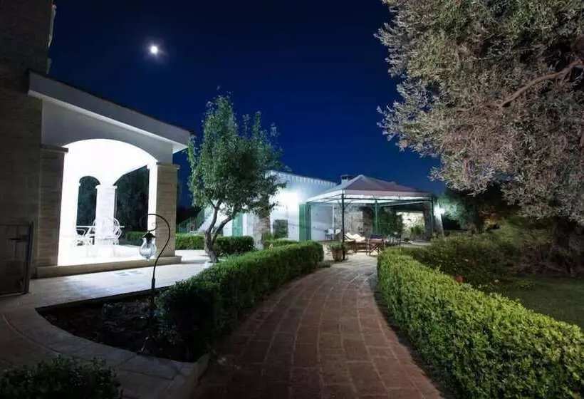 Aamiaismajoitus (B&B) Casale De Li Canti