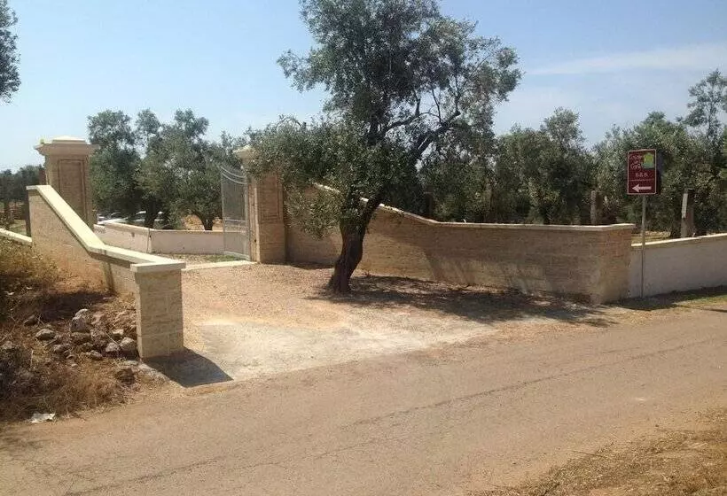 Aamiaismajoitus (B&B) Casale De Li Canti