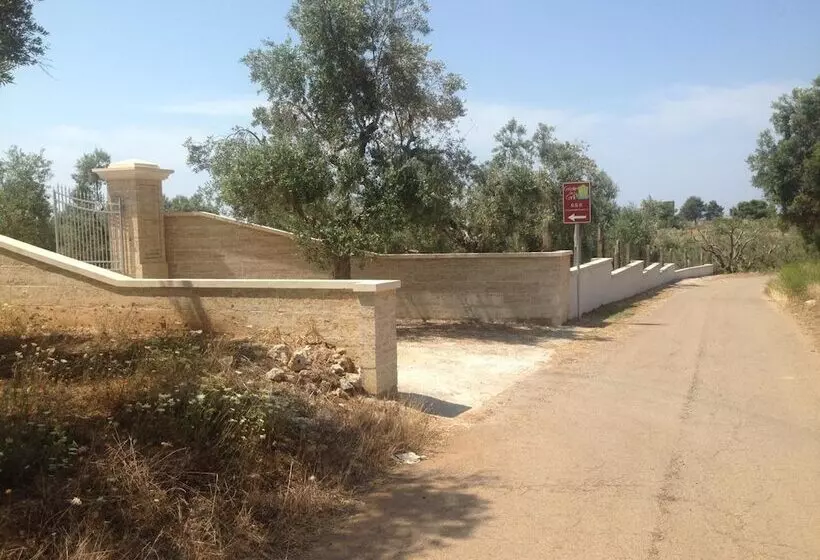 Aamiaismajoitus (B&B) Casale De Li Canti