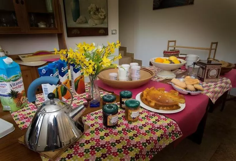 Aamiaismajoitus (B&B) Casale De Li Canti