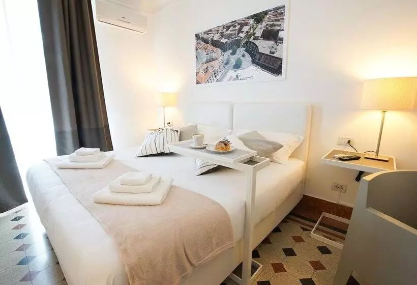 تختخواب و صبحانه Le Stanze Di Piazza Cairoli