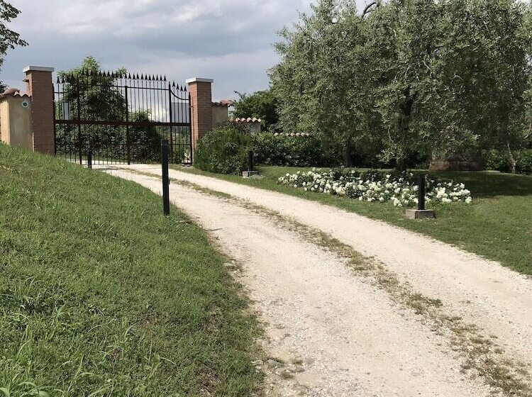 Сельский отель Agriturismo Il Cardo