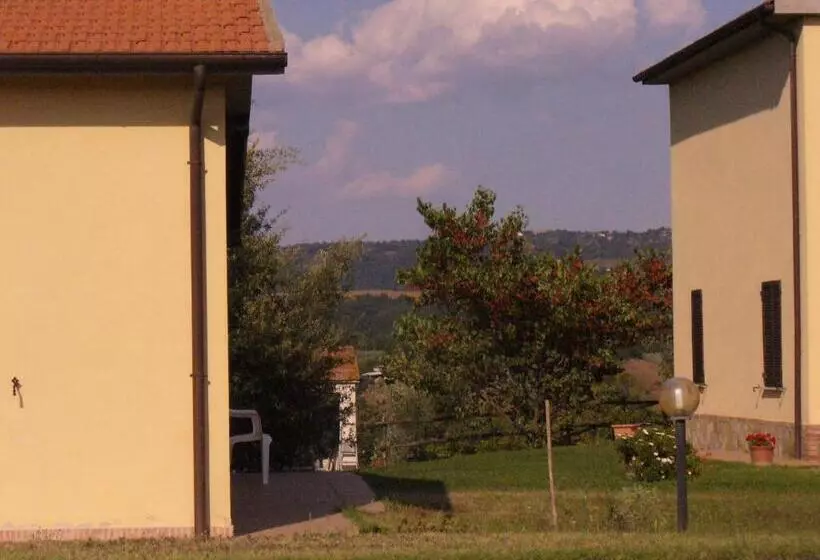 Maaseutuhotelli Agriturismo Tinti