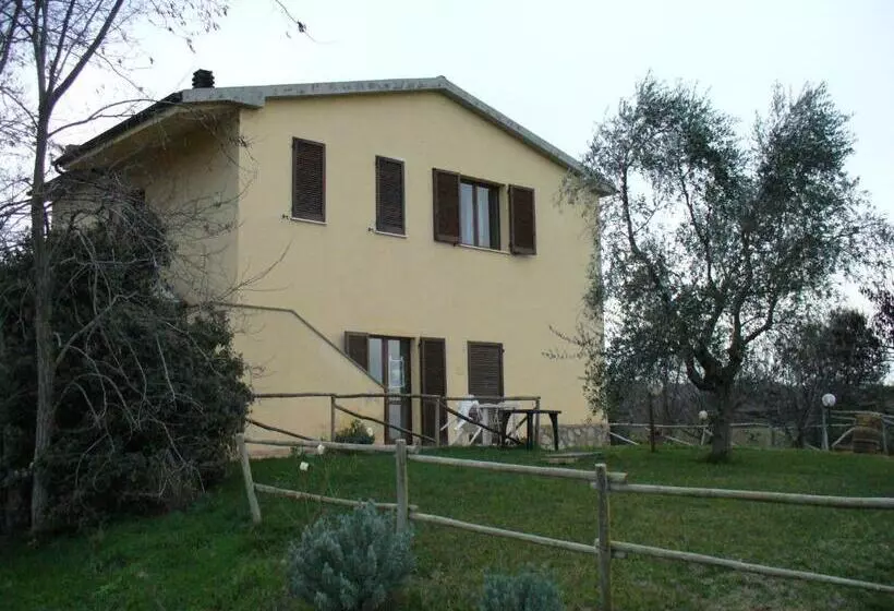 Maaseutuhotelli Agriturismo Tinti
