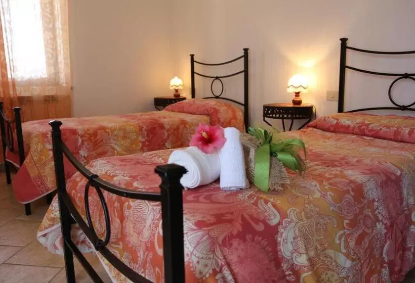 Maaseutuhotelli Agriturismo Tinti