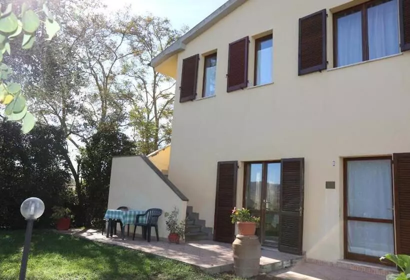 Maaseutuhotelli Agriturismo Tinti