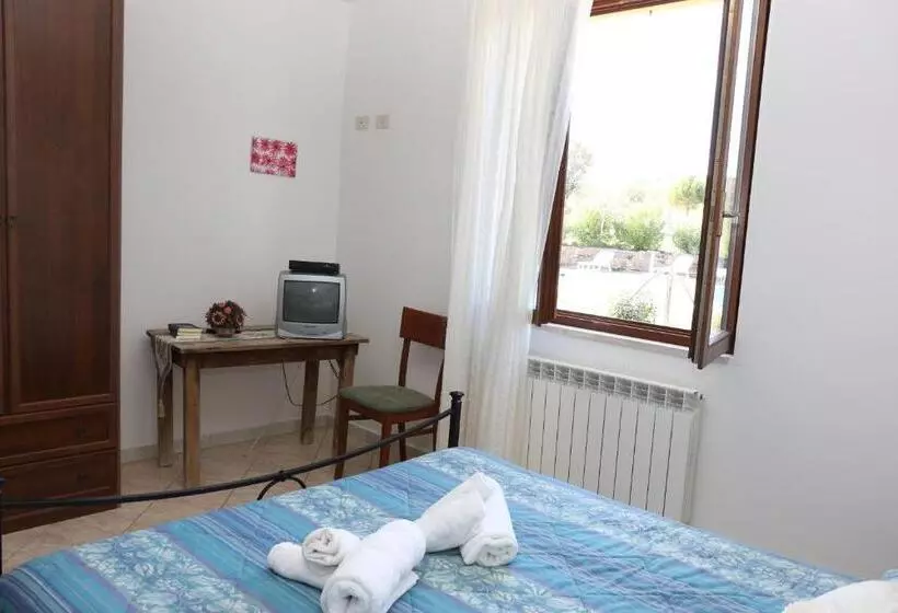 Maaseutuhotelli Agriturismo Tinti