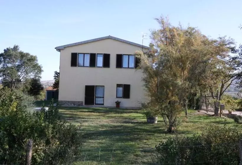 Maaseutuhotelli Agriturismo Tinti