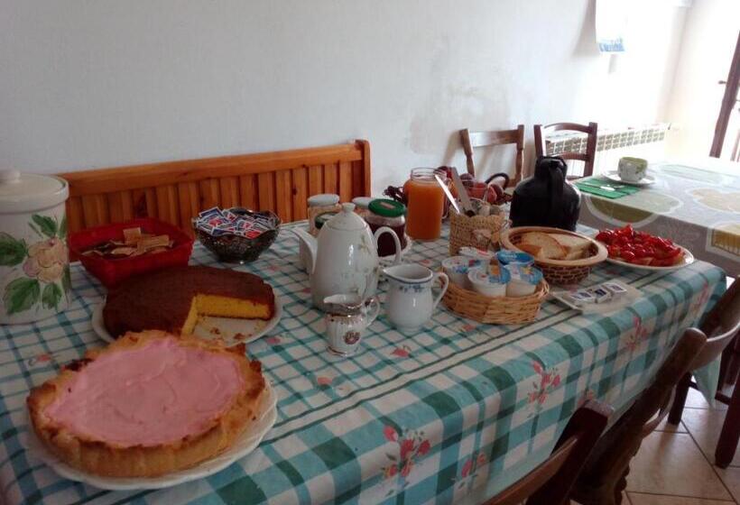 בית מלון כפרי Agriturismo Tinti