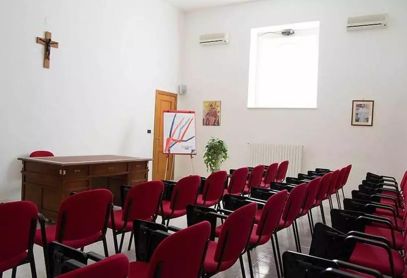 پانسیون Centro Di Spiritualità Madonna Della Nova