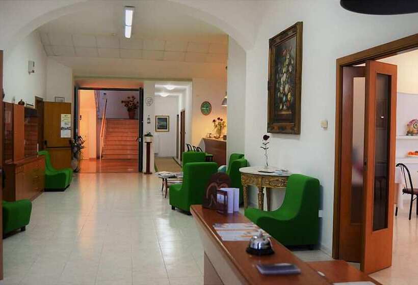 پانسیون Centro Di Spiritualità Madonna Della Nova