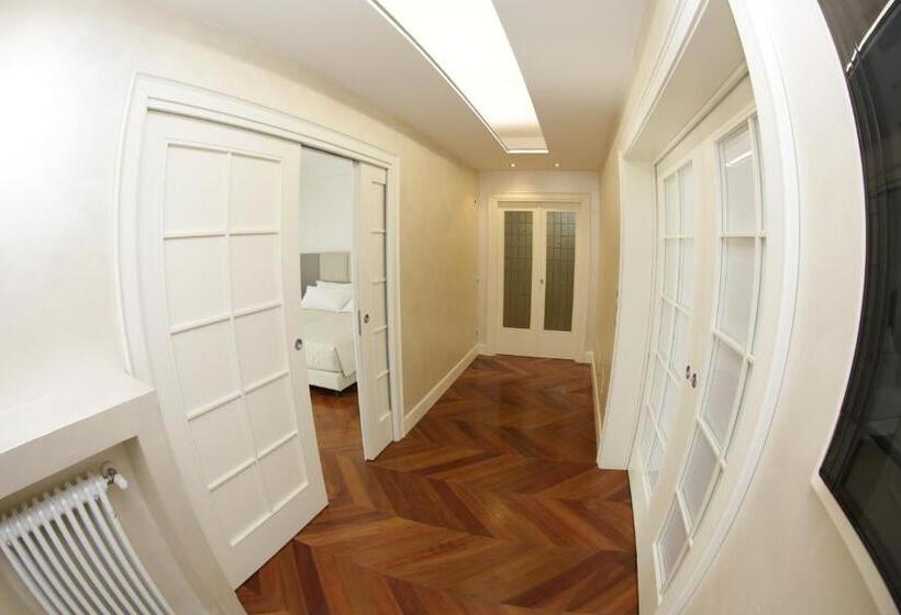 Пансион Champagne Rooms