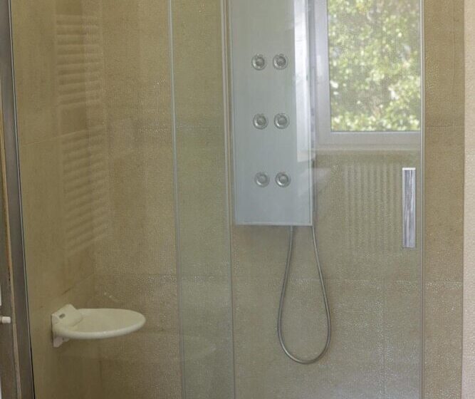 Пансион Champagne Rooms