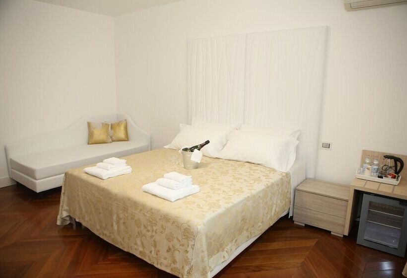 Пансион Champagne Rooms