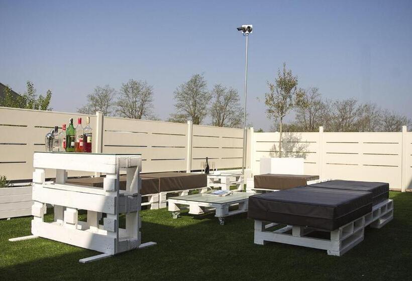 פנסיון Home Suites Home