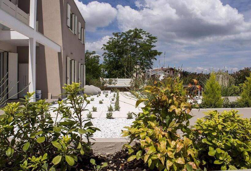 פנסיון Home Suites Home