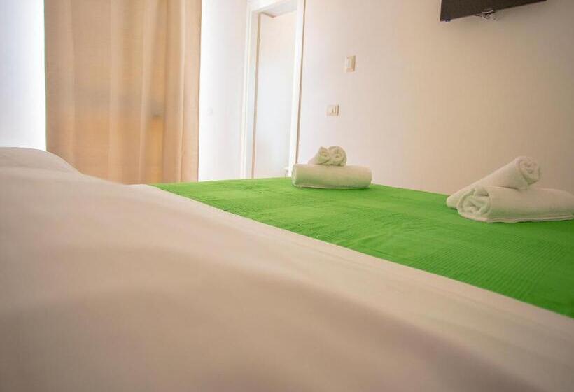 مبيت وإفطار Casa Dei Carrubi