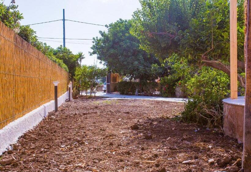 مبيت وإفطار Casa Dei Carrubi