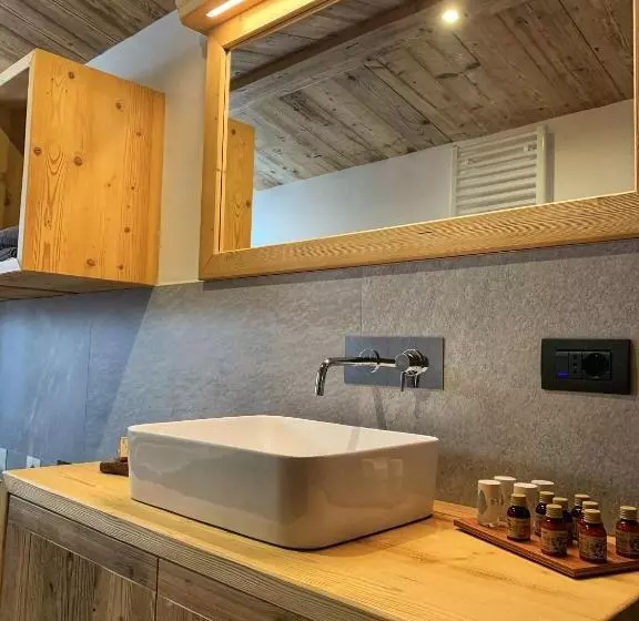 Aamiaismajoitus (B&B) Grizzly Haus & Frosch Restaurant   Teritoria