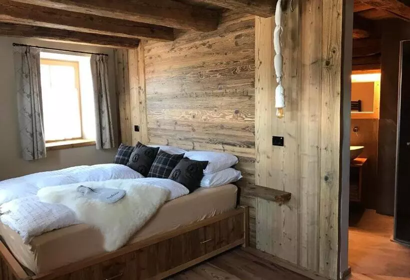 Aamiaismajoitus (B&B) Grizzly Haus & Frosch Restaurant   Teritoria