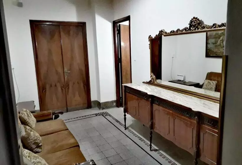 تختخواب و صبحانه Bed And Restaurant Marrakech