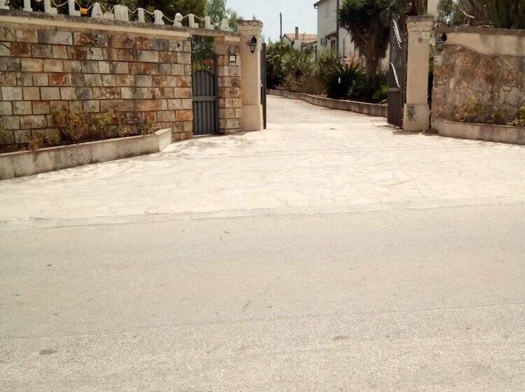 פנסיון B&b Villa Mirella