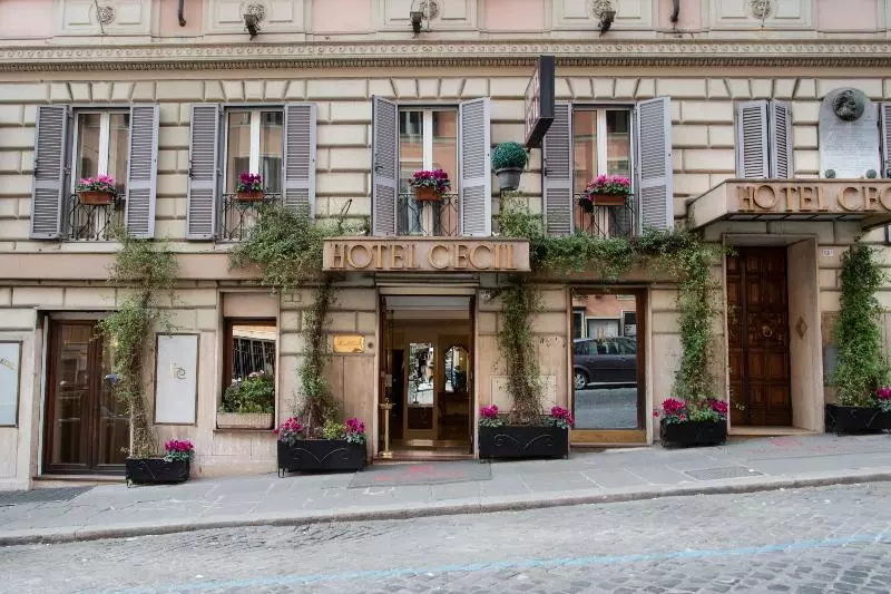 Hotel Cecil