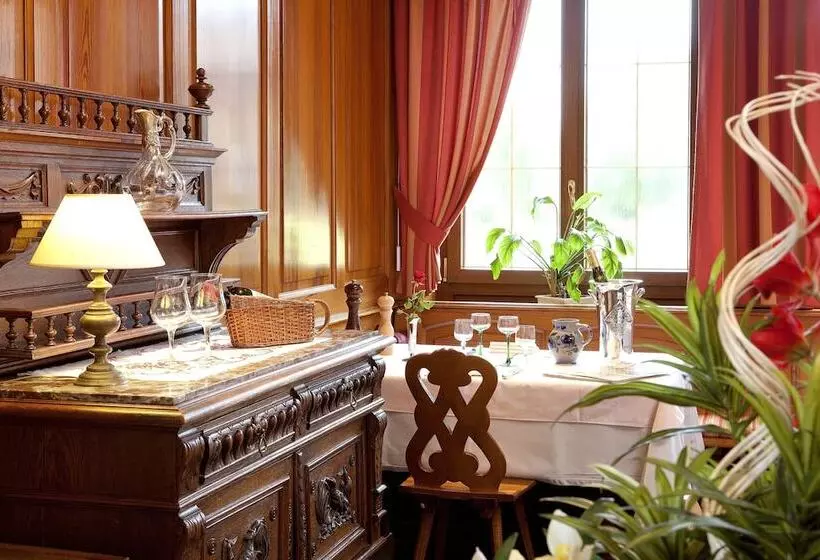 Logis Hotel Restaurant De La Poste