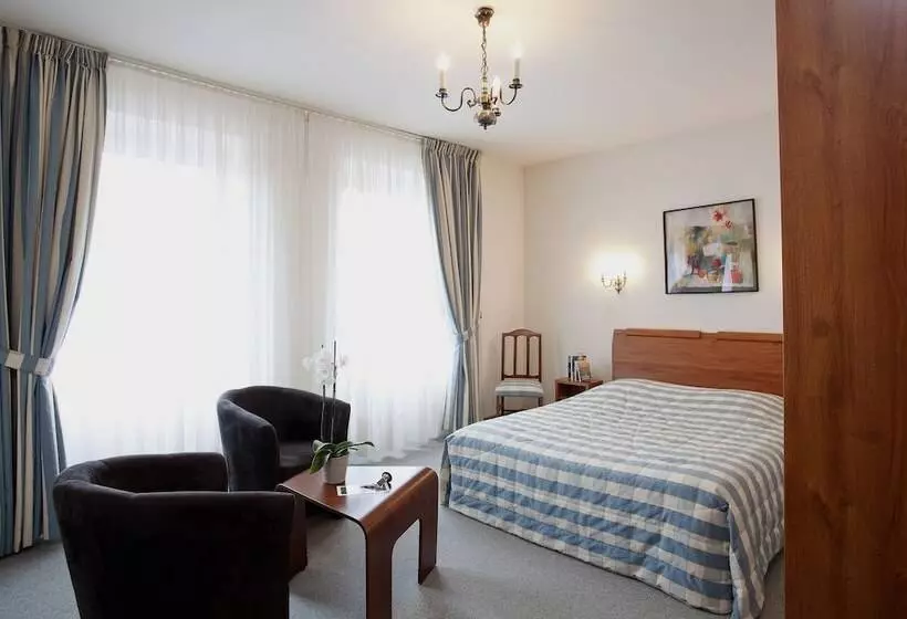 Logis Hotel Restaurant De La Poste