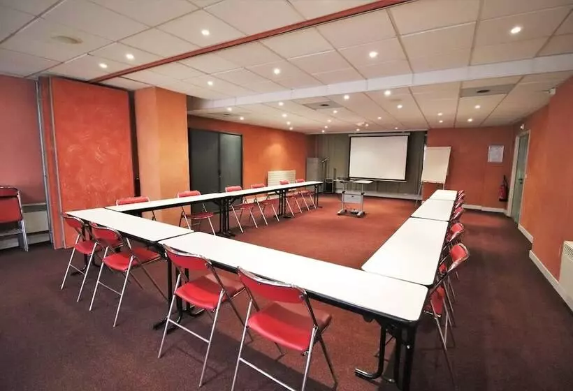 住所  Garden & City Cauterets Balneo