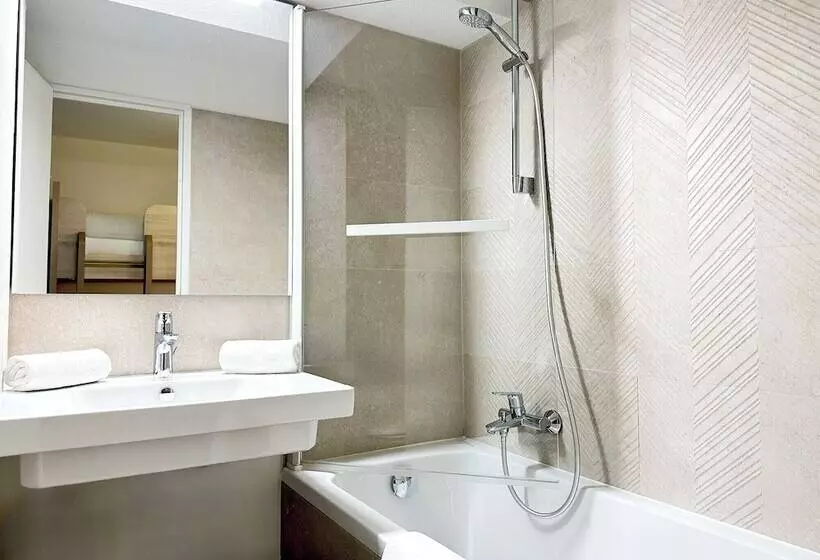 住所  Garden & City Cauterets Balneo