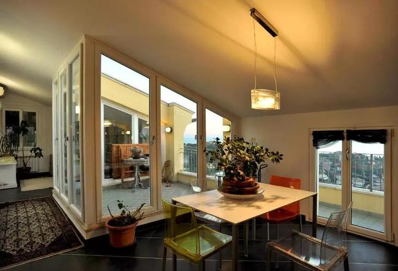 تختخواب و صبحانه Il Golfo Artisti E Poeti Villa Thea