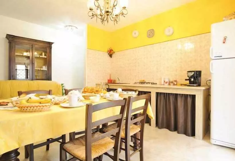 Aamiaismajoitus (B&B) La Casa Di Evita