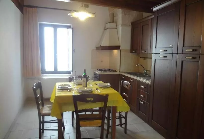 Aamiaismajoitus (B&B) Le Casette Di Via Roma