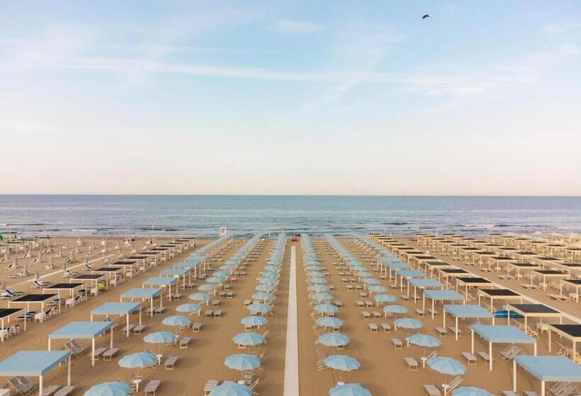 مسافرخانه Re Versiliana