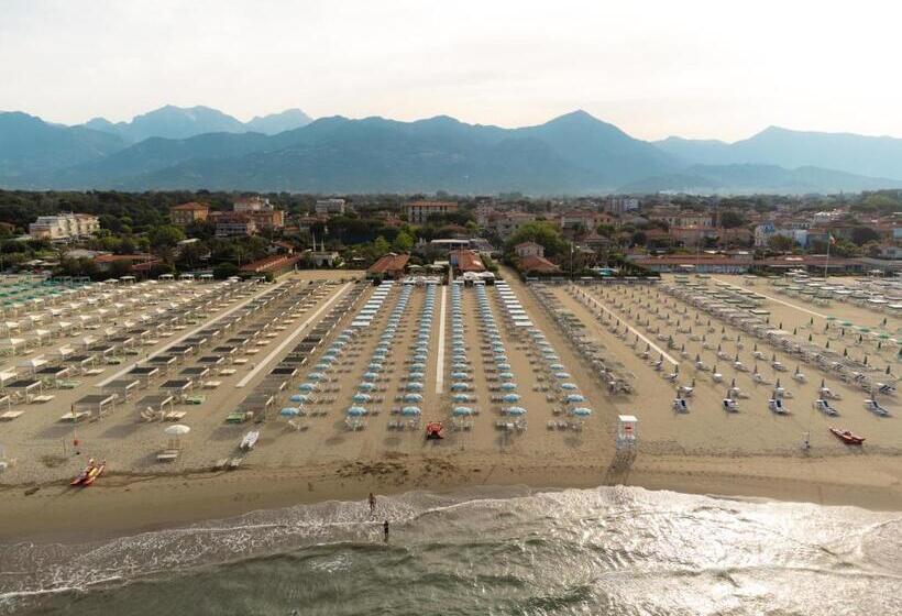 مسافرخانه Re Versiliana