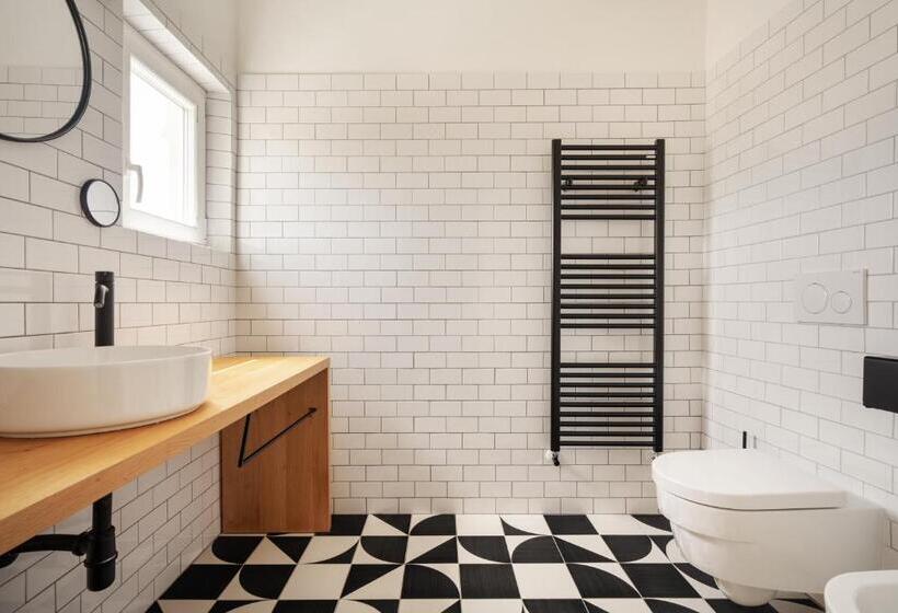 مسافرخانه Re Versiliana