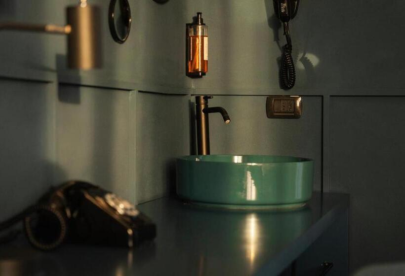 مسافرخانه Re Versiliana